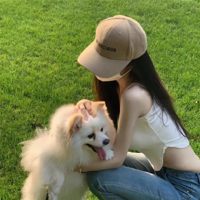 圣洁的艾曼妞